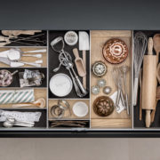 01_SieMatic_Drawers_and_Pull-outs_Interior_accessories